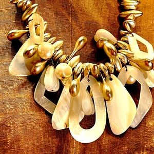 STUNNING VINTAGE NECKLACE ERA 80s